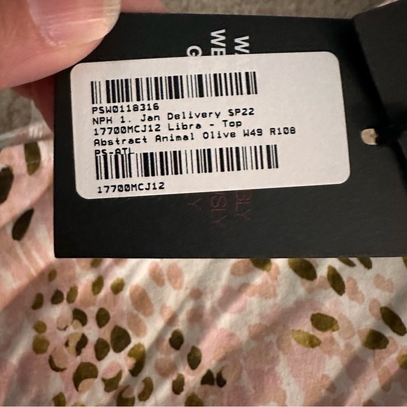 NWT N:Philanthropy Abstract Animal Print One Sleeved Top! - Picture 8 of 9